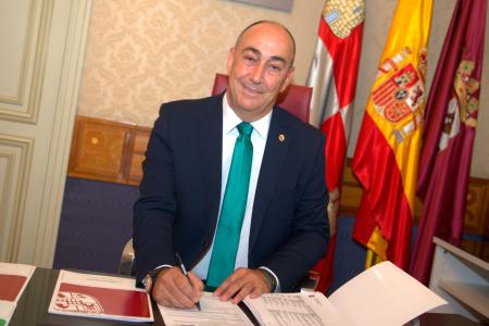 Imagen El alcalde de Collado Hermoso es el nuevo presidente de la Diputación Provincial