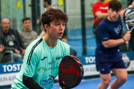Imagen Sergio Tierno y Álvaro del Saz vencen en la cuarta jornada del Circuito Provincial de Pádel, tras superar con solvencia las distintas eliminatorias